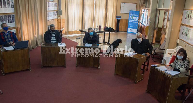 Imagen de Se suspendi&oacute; para el jueves el tratamiento de 'Tierra de Sue&ntilde;os'