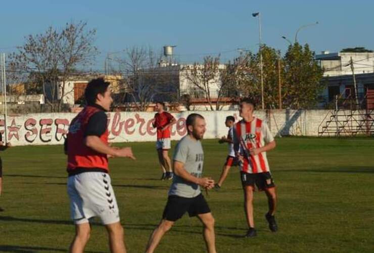 Foto archivo facebook Riberas: La Academia había vuelto a entrenar pero ahora suspendió hasta nuevo aviso.