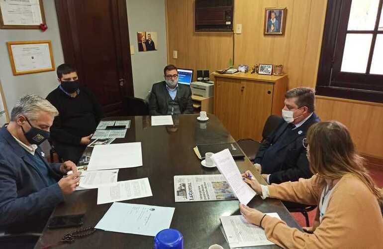 Imagen de Firma de convenio para implementar el servicio de Defensa al Consumidor