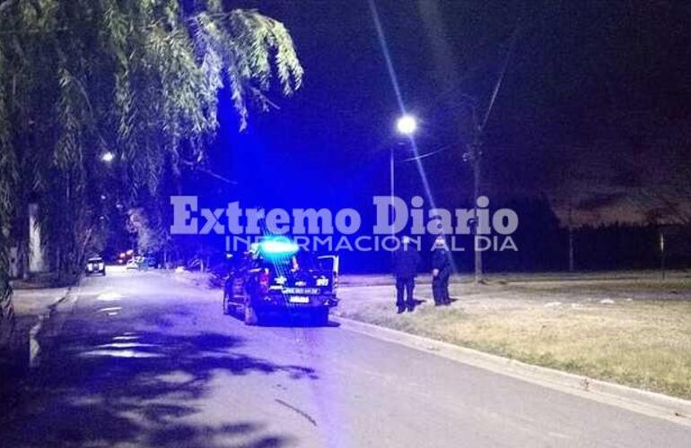 Personal policial trabajo en San Martín y Marechal
