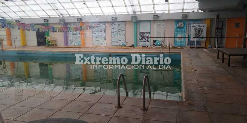 Se nota la falta de mantenimiento del agua.