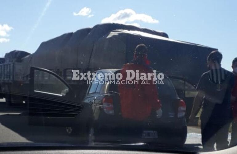 Imagen de Automóvil colisionó contra un camión