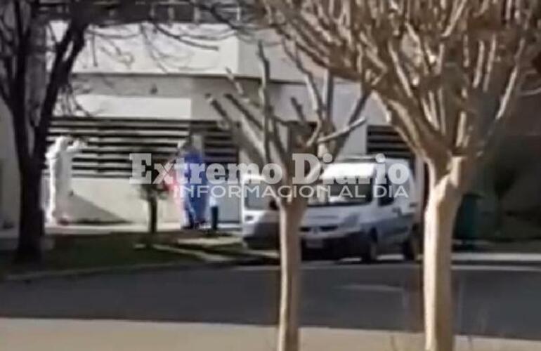 Captura del procedimiento de hisopado.