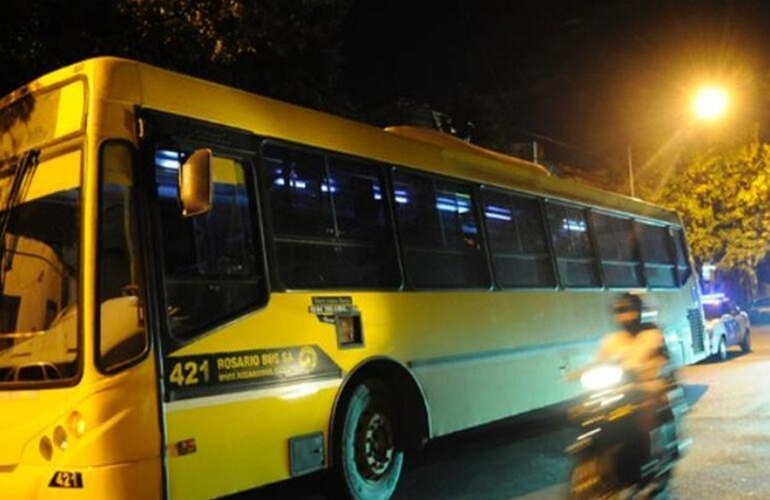 Imagen de Paro de colectivos: los choferes mantendrán la huelga al menos hasta el martes