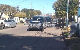 Imagen de Llamaron a la polic&iacute;a porque vieron un hombre saltando el tapial de una casa