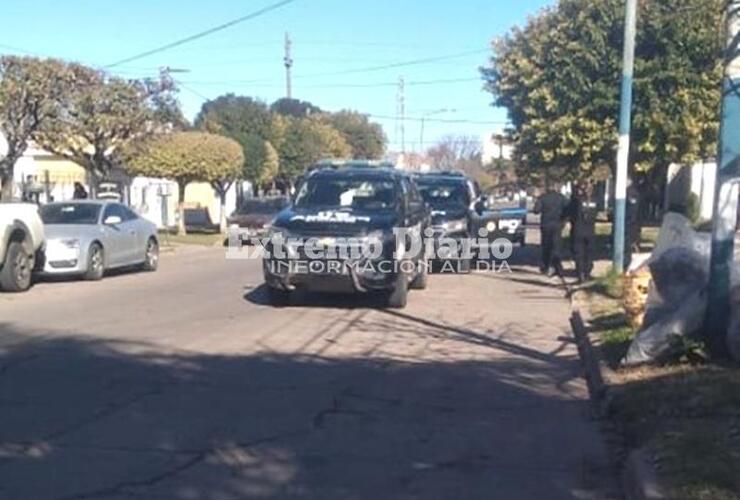 Imagen de Llamaron a la policía porque vieron un hombre saltando el tapial de una casa