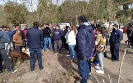 Imagen de Ferri se reuni&oacute; con vecinos de La Costa en el marco de la transformaci&oacute;n del barrio