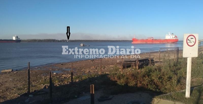 Se encuentra fondeada en el r&iacute;o, a la altura de la base Prefectura