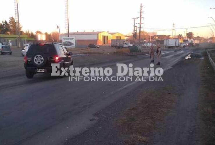 Imagen de Vehículos desvían por la playa de camiones