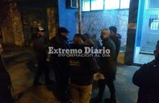 Fito Barducci junto al personal de GUM tras radicar la denuncia en la comisaría local.
