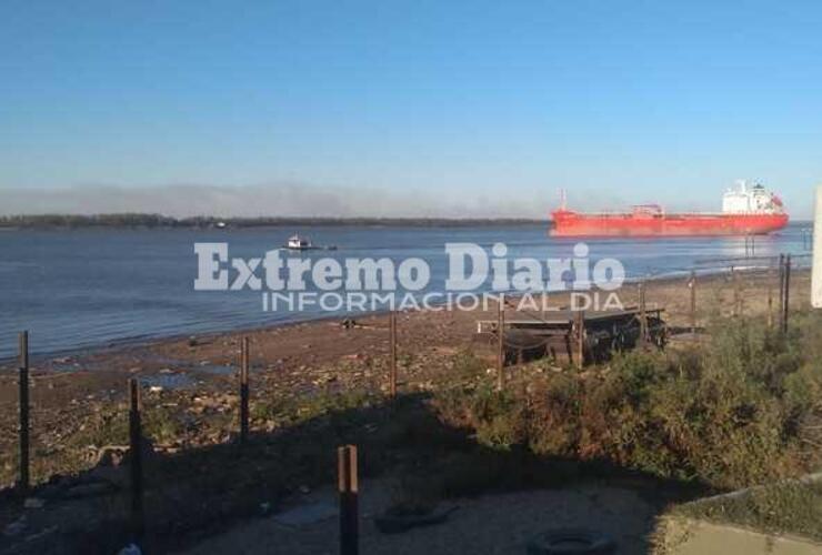 Imagen de El buque draga zarpó para Rosario con toda su tripulación