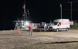 La draga amarr&oacute; en Puerto Rosario anoche y el desembarco se realiz&oacute; bajo estricto protocolo