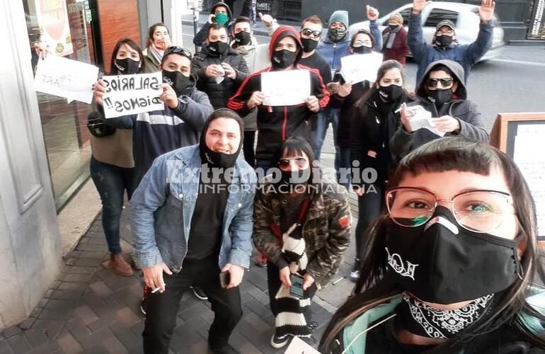 Imagen de Trabajadores tomaron el bar El Cairo como protesta por retraso en los salarios