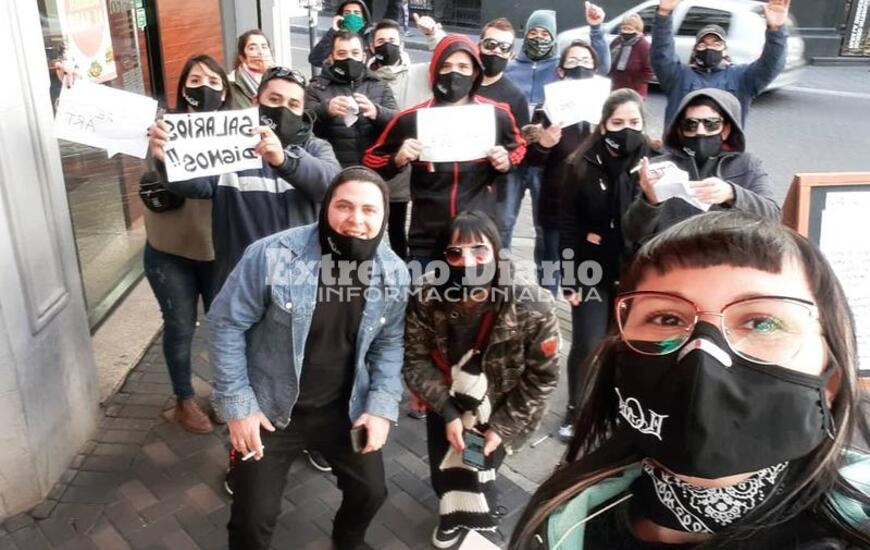 Imagen de Trabajadores tomaron el bar El Cairo como protesta por retraso en los salarios