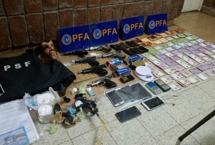 Los allanamientos realizados en las últimas horas permitieron avanzar en la investigación de la banda. (PFA)