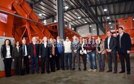 Foto archivo julio 2017. El ex gobernador Lifschitz inaugura la planta de reciclado de VGG junto a autoridades de nuestra zona.