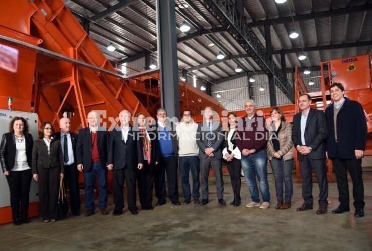 Foto archivo julio 2017. El ex gobernador Lifschitz inaugura la planta de reciclado de VGG junto a autoridades de nuestra zona.