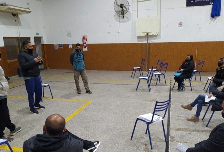 El encuentro se dio en el salón de la institución sobre calle Sarmiento 244.