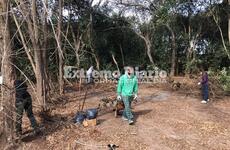 Imagen de Muy buena iniciativa: Vecinos limpian espacios públicos en Playa Mansa