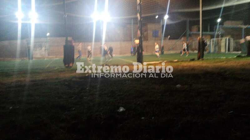 Imagen de General Lagos: Denuncian que en la cancha de F&uacute;tbol 5 no cumplen con la modalidad &acute;Metegol Humano&acute;