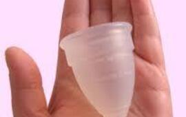La copa menstrual tiene distintas medidas y marcas.
