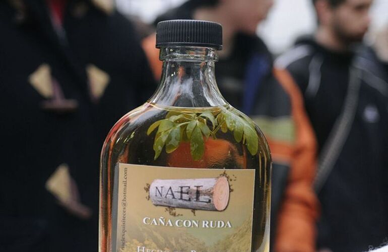 Seg&uacute;n el gusto. Quienes quieran darle un sabor especial a la ca&ntilde;a, pueden agregarle c&aacute;scaras de lim&oacute;n o naranja.