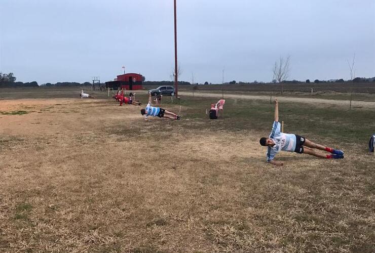 Entrenamiento de Juveniles en el predio de Talleres