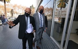 As&iacute; entraba Ponce Asahad con su abogado a la audiencia imputativa. (Alan Monz&oacute;n/Rosario3)