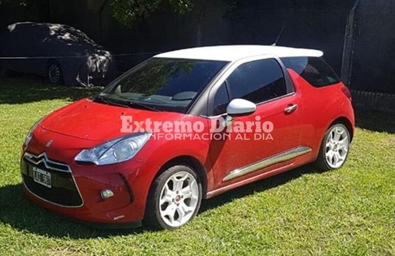 Imagen de Le robaron el auto que tenía estacionado delante de su casa