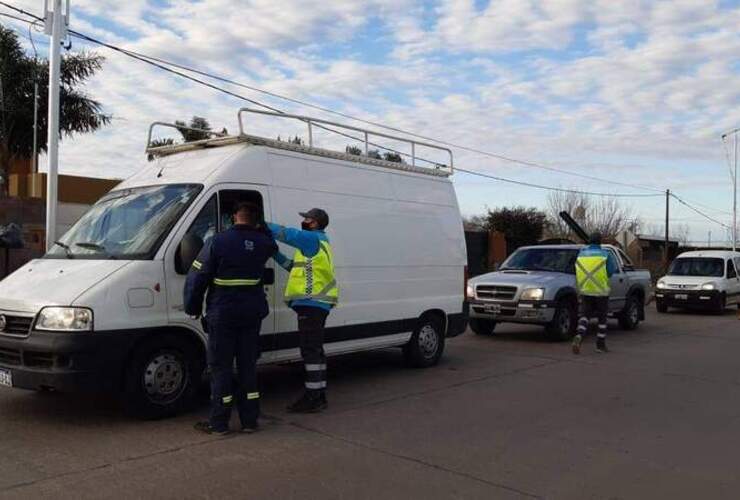 Uno de los controles, sobre Lisandro de la Torre en acceso a Ruta 21