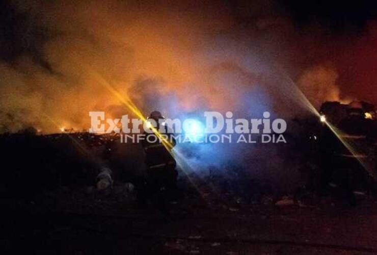 Imagen de Incendio en el predio del ex basural en Fighiera