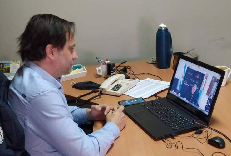 La charla se di&oacute; de manera virtual.