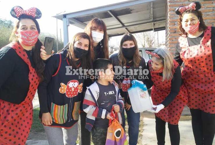 Imagen de Entregaron regalitos a los pequeños que asisten al Centro de Cuidado Infantil