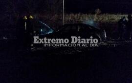 Imagen de P&eacute;rdidas totales en un coche que se prendi&oacute; fuego