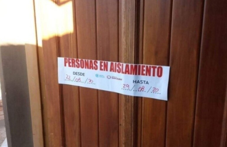 Imagen de Coronavirus: pol&eacute;mica en San Juan por fajas en casas de enfermos o de casos sospechosos