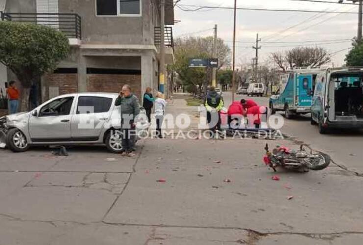 Imagen de Violento accidente entre moto y auto