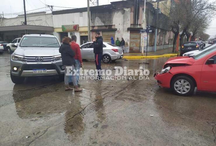 Imagen de Choque en la esquina de la Municipalidad