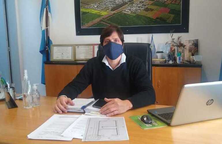 Indic&oacute; que se envi&oacute; policia al lugar para pedirles que se retiren del predio