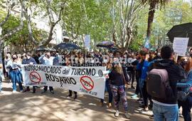 La manifestaci&oacute;n se realiz&oacute; esta ma&ntilde;ana frente a la Municipalidad de Rosario