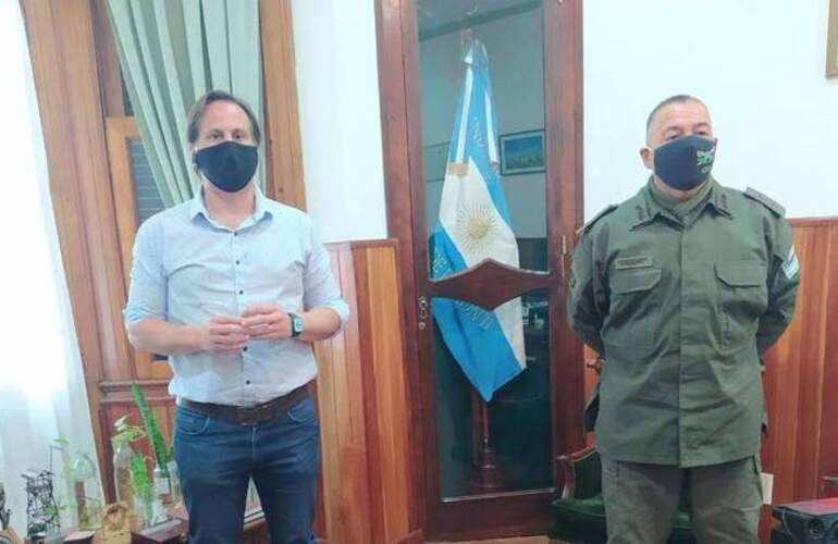 Imagen de Ferri se reunió con el Comandante General de Región II de GNA