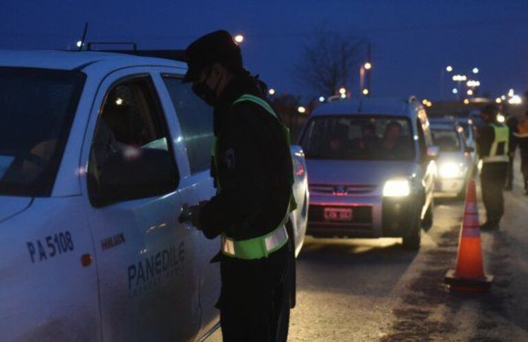 Este sábado por la noche comienzan los controles y se requerirán ciertos permisos de circulación. Foto: Francisco Guillén