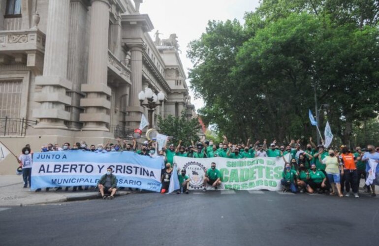 Imagen de Una ruidosa caravana recorrió las calles para celebrar el Día de la Lealtad