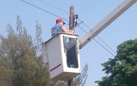 Imagen de Reparaci&oacute;n de luminaria en los barrios ribere&ntilde;os
