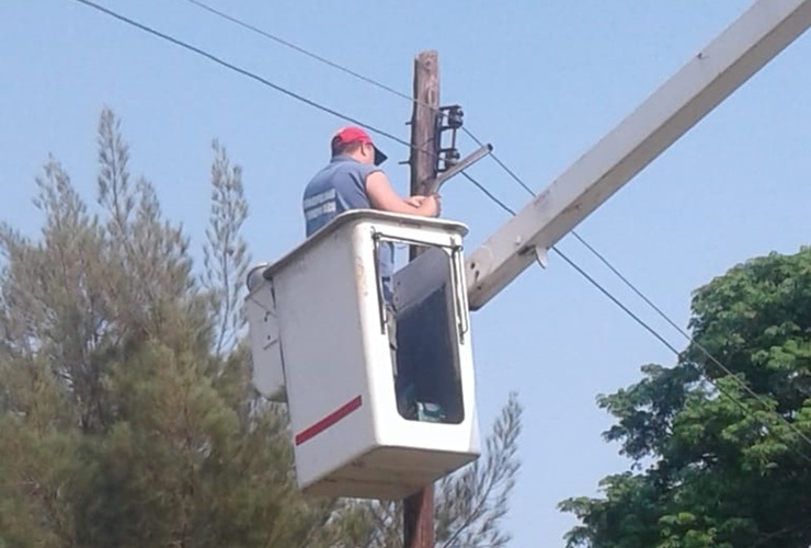 Imagen de Reparación de luminaria en los barrios ribereños