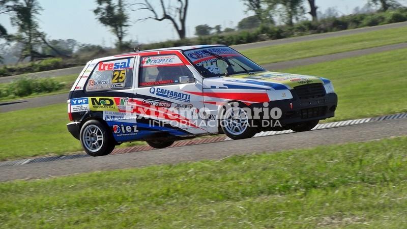 Imagen de Pocos autos, buenas carreras..