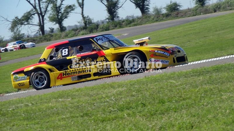 Imagen de Pocos autos, buenas carreras..