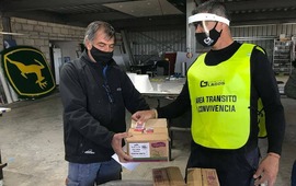 Imagen de Controles de seguridad e higiene y entrega de alcohol en gel a industrias y comercios
