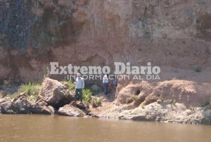 Fue hallado en la costa del arroyo del lado de Pavón.