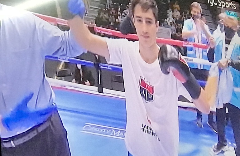 Imagen de Debut soñado: Mirco Cuello ganó su primera pelea como boxeador Profesional