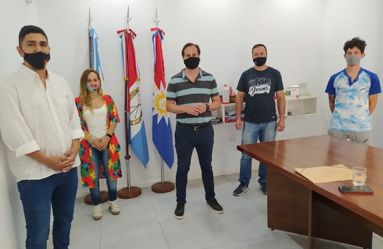 Los aspirantes contaron sus propuestas al presidente comunal.